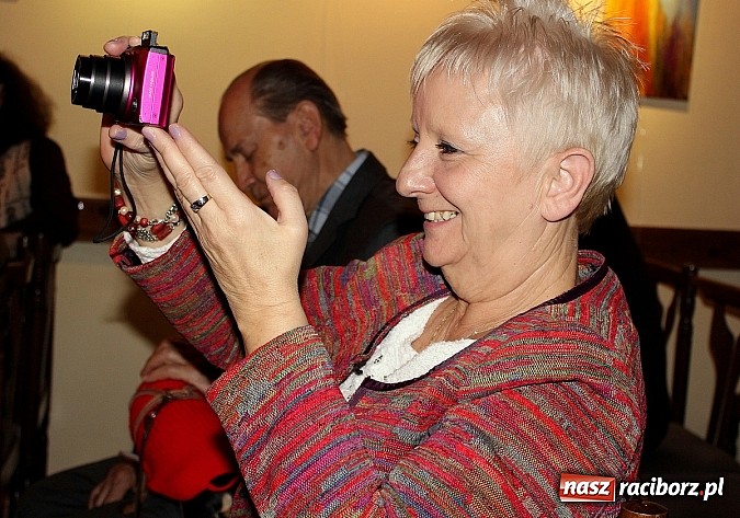 Zdjęcie w galerii na portalu naszraciborz.pl: Morela - wieczór z filmem Gadachika w TMZR wiadomości z regionu