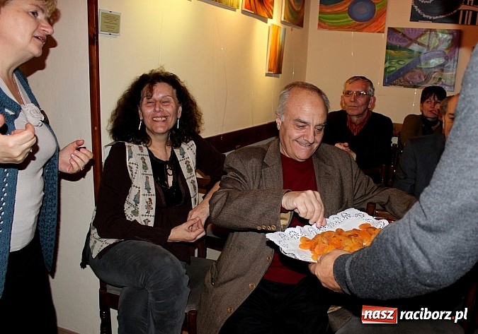 Zdjęcie w galerii na portalu naszraciborz.pl: Morela - wieczór z filmem Gadachika w TMZR wiadomości z regionu