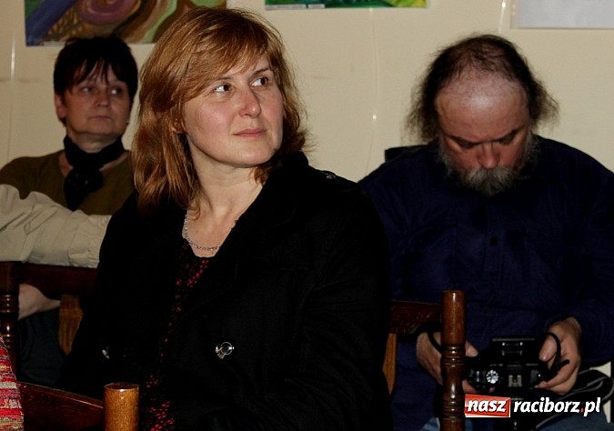 Zdjęcie w galerii na portalu naszraciborz.pl: Morela - wieczór z filmem Gadachika w TMZR wiadomości z regionu