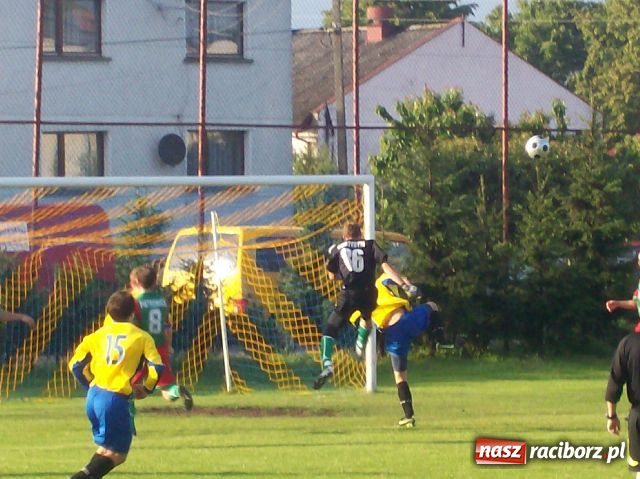 Zdjęcie w galerii na portalu naszraciborz.pl: Derby powiatu dla Krzyżanowic wiadomości z regionu