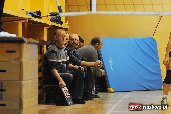 Zdjęcie w galerii na portalu naszraciborz.pl: Pewna wygrana siatkarek z Krzanowic wiadomości z regionu