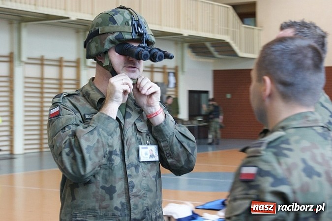 Zdjęcie w galerii na portalu naszraciborz.pl: Strzeleckie show w kietrzańskim Zespole Szkół wiadomości z regionu