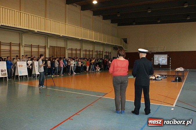 Zdjęcie w galerii na portalu naszraciborz.pl: Strzeleckie show w kietrzańskim Zespole Szkół wiadomości z regionu