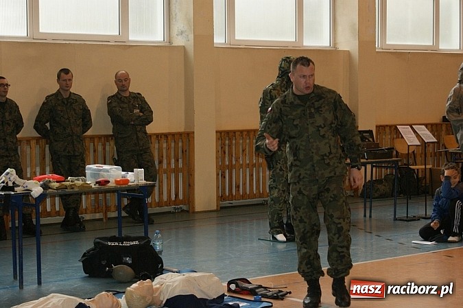 Zdjęcie w galerii na portalu naszraciborz.pl: Strzeleckie show w kietrzańskim Zespole Szkół wiadomości z regionu