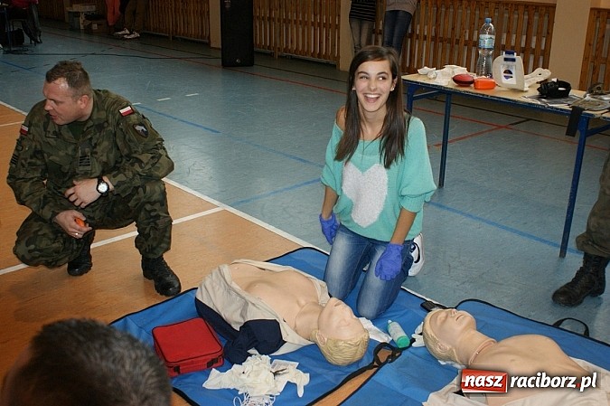 Zdjęcie w galerii na portalu naszraciborz.pl: Strzeleckie show w kietrzańskim Zespole Szkół wiadomości z regionu