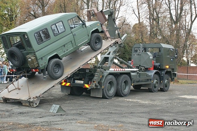 Zdjęcie w galerii na portalu naszraciborz.pl: Strzeleckie show w kietrzańskim Zespole Szkół wiadomości z regionu