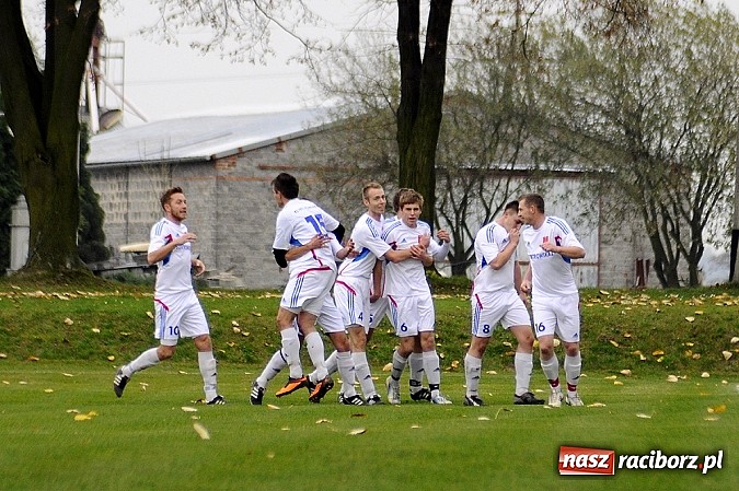 Zdjęcie w galerii na portalu naszraciborz.pl: Wielkie emocje i podział punktów w hicie kolejki wiadomości z regionu