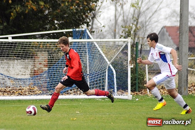 Zdjęcie w galerii na portalu naszraciborz.pl: Wielkie emocje i podział punktów w hicie kolejki wiadomości z regionu