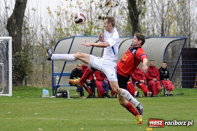 Zdjęcie w galerii na portalu naszraciborz.pl: Wielkie emocje i podział punktów w hicie kolejki wiadomości z regionu