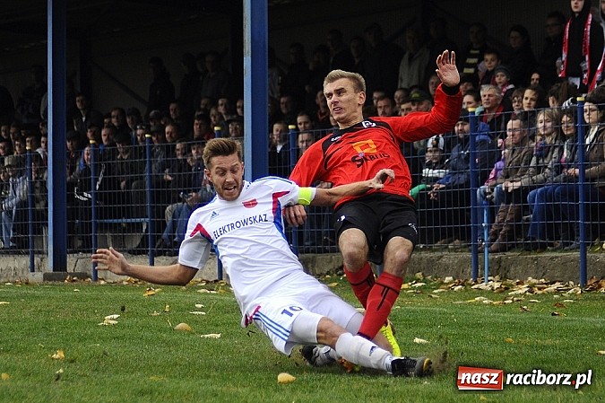 Zdjęcie w galerii na portalu naszraciborz.pl: Wielkie emocje i podział punktów w hicie kolejki wiadomości z regionu