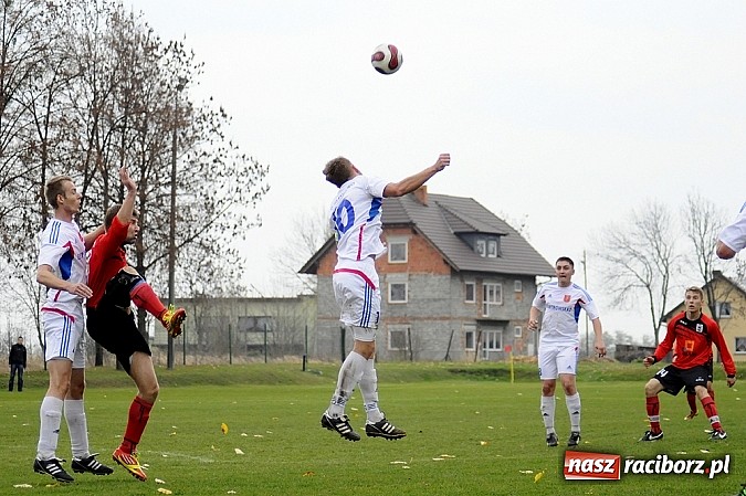 Zdjęcie w galerii na portalu naszraciborz.pl: Wielkie emocje i podział punktów w hicie kolejki wiadomości z regionu