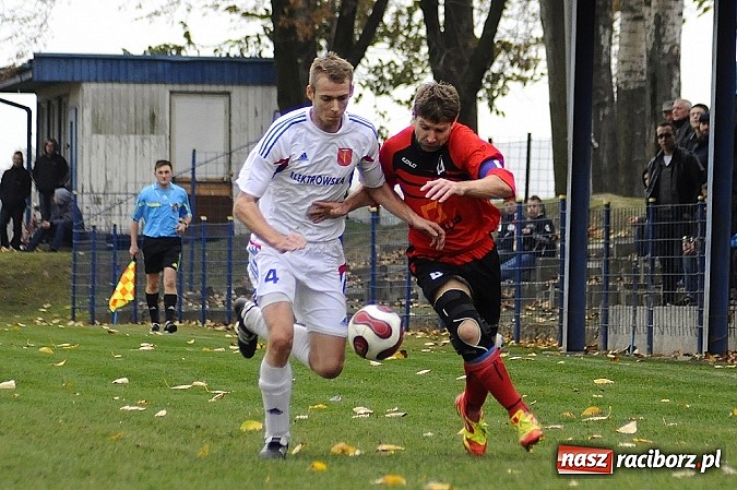 Zdjęcie w galerii na portalu naszraciborz.pl: Wielkie emocje i podział punktów w hicie kolejki wiadomości z regionu
