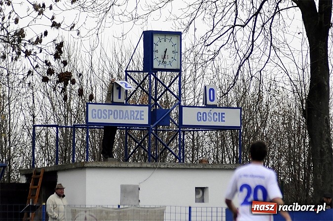 Zdjęcie w galerii na portalu naszraciborz.pl: Wielkie emocje i podział punktów w hicie kolejki wiadomości z regionu