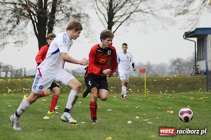 Zdjęcie w galerii na portalu naszraciborz.pl: Wielkie emocje i podział punktów w hicie kolejki wiadomości z regionu
