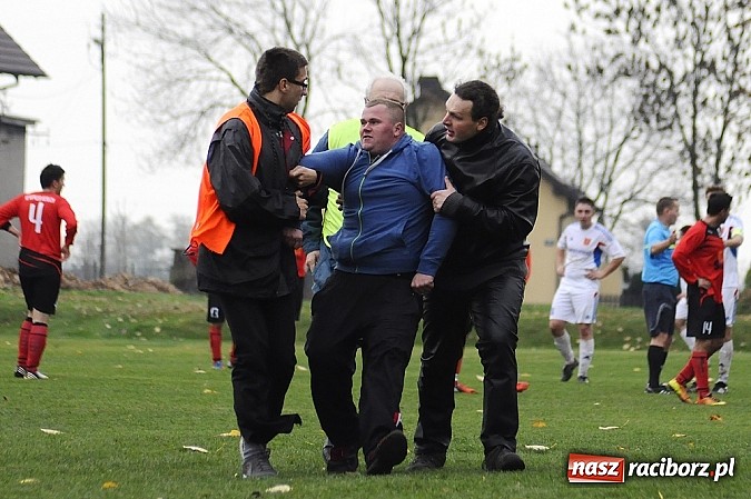 Zdjęcie w galerii na portalu naszraciborz.pl: Wielkie emocje i podział punktów w hicie kolejki wiadomości z regionu