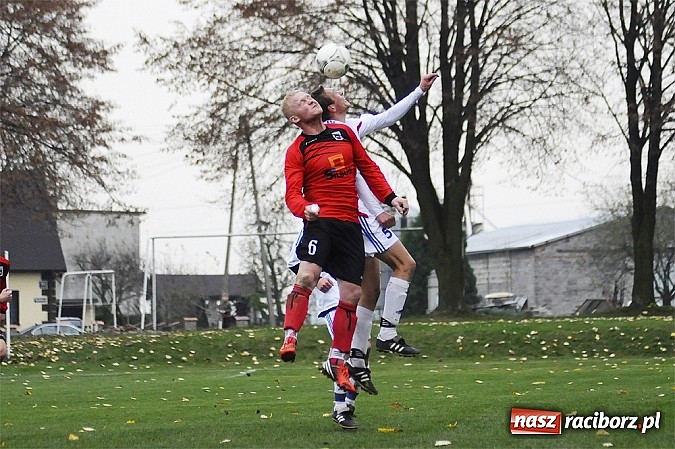 Zdjęcie w galerii na portalu naszraciborz.pl: Wielkie emocje i podział punktów w hicie kolejki wiadomości z regionu