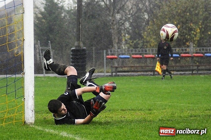 Zdjęcie w galerii na portalu naszraciborz.pl: Podbeskidzie zmiażdżyło LKS Krzyżanowice wiadomości z regionu