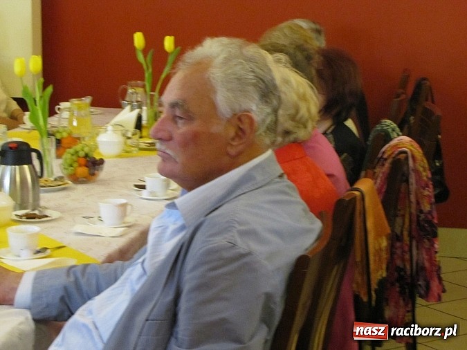Zdjęcie w galerii na portalu naszraciborz.pl:  Seniorzy świętowali w Raciborskiej  wiadomości z regionu