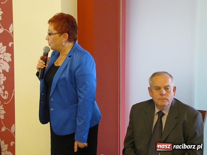 Zdjęcie w galerii na portalu naszraciborz.pl:  Seniorzy świętowali w Raciborskiej  wiadomości z regionu