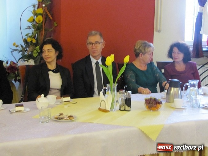 Zdjęcie w galerii na portalu naszraciborz.pl:  Seniorzy świętowali w Raciborskiej  wiadomości z regionu