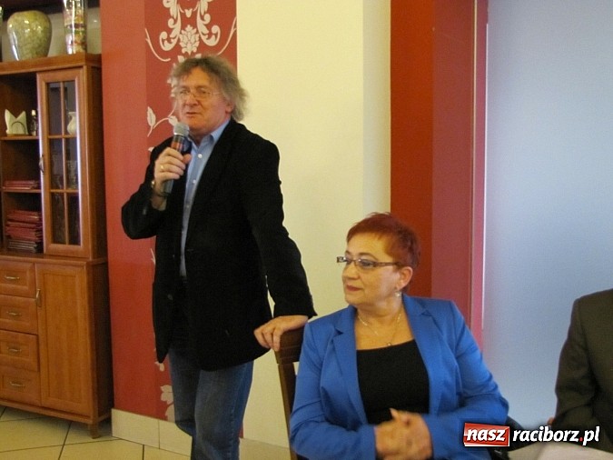 Zdjęcie w galerii na portalu naszraciborz.pl:  Seniorzy świętowali w Raciborskiej  wiadomości z regionu