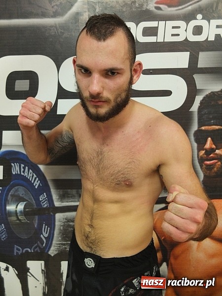 Zdjęcie w galerii na portalu naszraciborz.pl: Łamatorzy podpisali kontrakty na walki zawodowe wiadomości z regionu