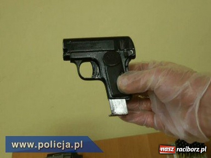 Zdjęcie w galerii na portalu naszraciborz.pl: Centralne Biuro Śledcze rozbiło gang handlujący narkotykami w naszym powiecie wiadomości z regionu