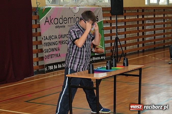 Zdjęcie w galerii na portalu naszraciborz.pl: W szkole w Nędzy łowili talenty wiadomości z regionu