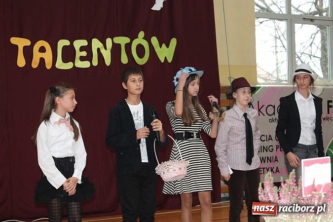 Zdjęcie w galerii na portalu naszraciborz.pl: W szkole w Nędzy łowili talenty wiadomości z regionu