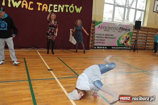 Zdjęcie w galerii na portalu naszraciborz.pl: W szkole w Nędzy łowili talenty wiadomości z regionu