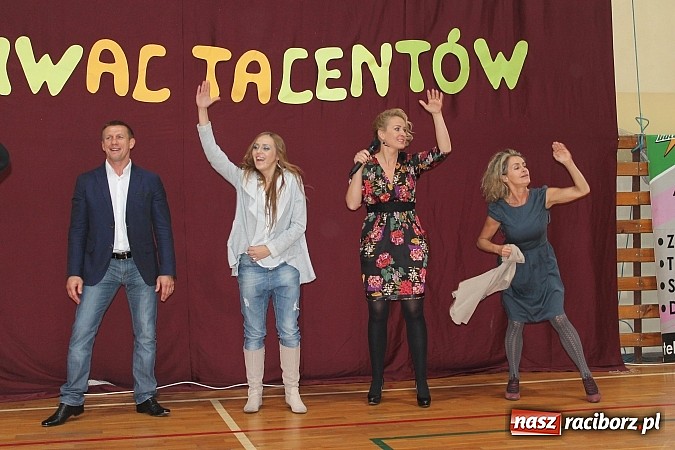 Zdjęcie w galerii na portalu naszraciborz.pl: W szkole w Nędzy łowili talenty wiadomości z regionu