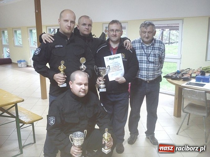Zdjęcie w galerii na portalu naszraciborz.pl: Pogranicznicy z Raciborza strzelają najlepiej wiadomości z regionu
