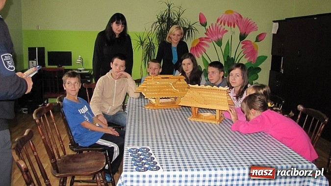Zdjęcie w galerii na portalu naszraciborz.pl: Zakład Karny w Raciborzu pomaga dzieciom wiadomości z regionu