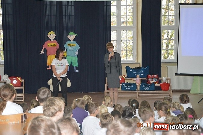 Zdjęcie w galerii na portalu naszraciborz.pl: Spotkanie z Misiem, czyli poznajemy numer 112 wiadomości z regionu