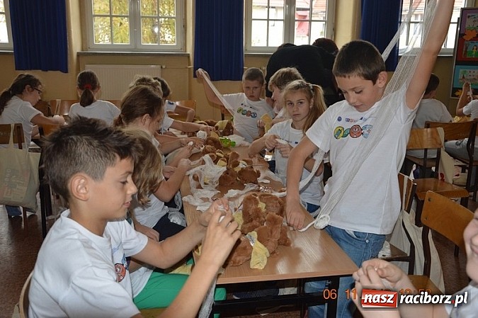 Zdjęcie w galerii na portalu naszraciborz.pl: Spotkanie z Misiem, czyli poznajemy numer 112 wiadomości z regionu