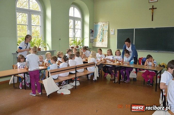 Zdjęcie w galerii na portalu naszraciborz.pl: Spotkanie z Misiem, czyli poznajemy numer 112 wiadomości z regionu