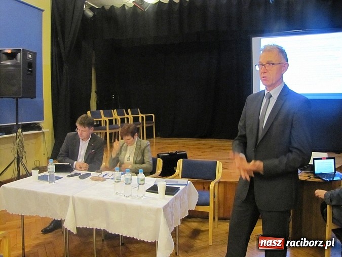 Zdjęcie w galerii na portalu naszraciborz.pl: Tournée prezydenta. Garstka słuchaczy. Garść informacji o budżecie na 2013 rok wiadomości z regionu