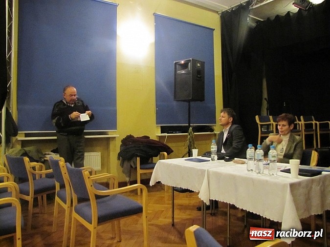 Zdjęcie w galerii na portalu naszraciborz.pl: Tournée prezydenta. Garstka słuchaczy. Garść informacji o budżecie na 2013 rok wiadomości z regionu