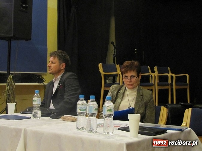 Zdjęcie w galerii na portalu naszraciborz.pl: Tournée prezydenta. Garstka słuchaczy. Garść informacji o budżecie na 2013 rok wiadomości z regionu