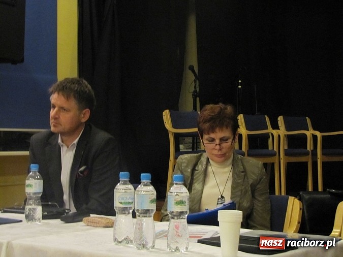 Zdjęcie w galerii na portalu naszraciborz.pl: Tournée prezydenta. Garstka słuchaczy. Garść informacji o budżecie na 2013 rok wiadomości z regionu