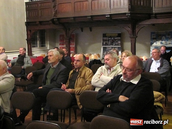 Zdjęcie w galerii na portalu naszraciborz.pl: Lista pr&oacute;śb i zażaleń mieszkańc&oacute;w Nowych Zagr&oacute;d wiadomości z regionu