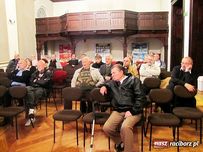 Zdjęcie w galerii na portalu naszraciborz.pl: Lista pr&oacute;śb i zażaleń mieszkańc&oacute;w Nowych Zagr&oacute;d wiadomości z regionu