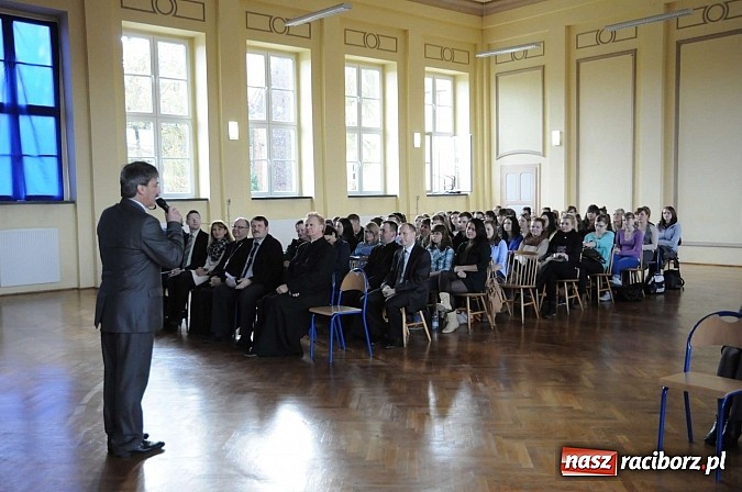 Zdjęcie w galerii na portalu naszraciborz.pl: Konferencja Episkopatu Polski dała zielone światło do starań o beatyfikację Eufemii Ofki Piastówny z Raciborza wiadomości z regionu
