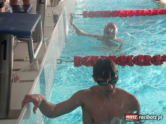 Zdjęcie w galerii na portalu naszraciborz.pl: Wskocz do basenu ZSOMS! Trwa maraton wiadomości z regionu