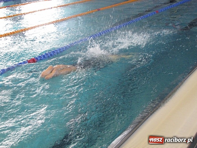Zdjęcie w galerii na portalu naszraciborz.pl: Wskocz do basenu ZSOMS! Trwa maraton wiadomości z regionu