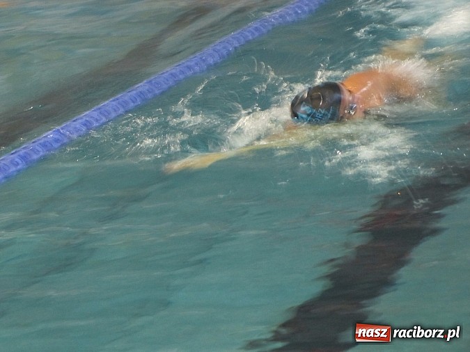 Zdjęcie w galerii na portalu naszraciborz.pl: Wskocz do basenu ZSOMS! Trwa maraton wiadomości z regionu