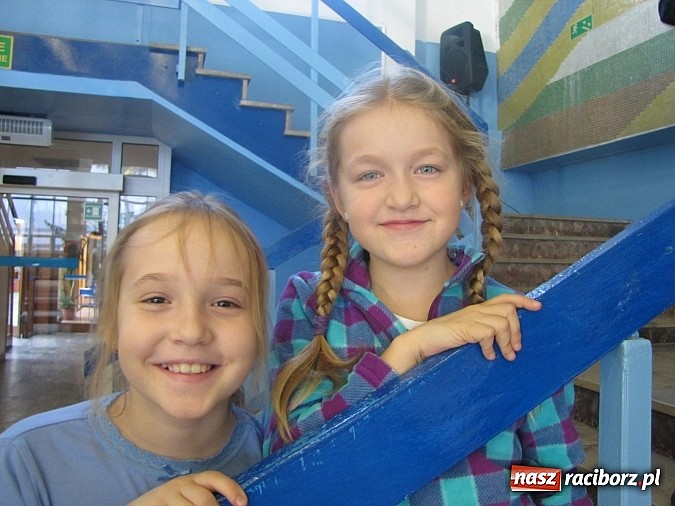 Zdjęcie w galerii na portalu naszraciborz.pl: Wskocz do basenu ZSOMS! Trwa maraton wiadomości z regionu