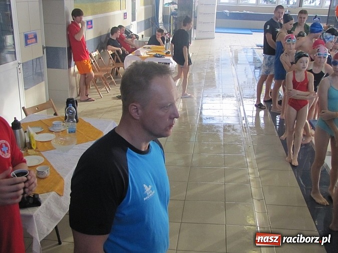 Zdjęcie w galerii na portalu naszraciborz.pl: Wskocz do basenu ZSOMS! Trwa maraton wiadomości z regionu