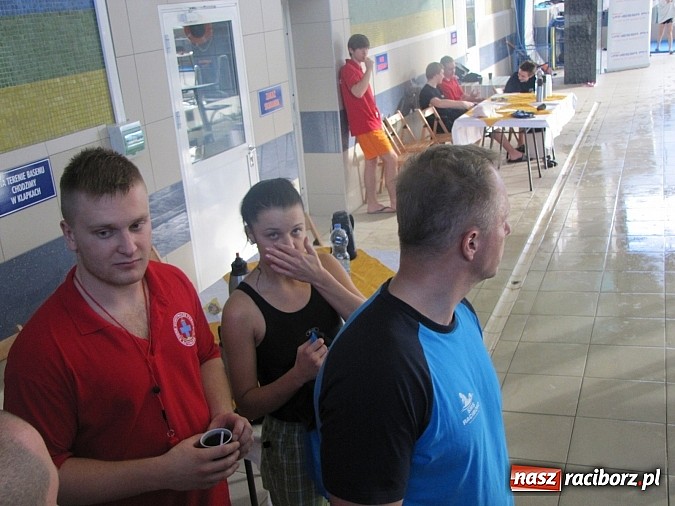 Zdjęcie w galerii na portalu naszraciborz.pl: Wskocz do basenu ZSOMS! Trwa maraton wiadomości z regionu