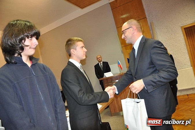 Zdjęcie w galerii na portalu naszraciborz.pl: Gmina Krzyżanowice z I nagrodą za najbardziej innowacyjny mikroprojekt w Euroregionie Silesia. Wyróżnienie dla Raciborza wiadomości z regionu